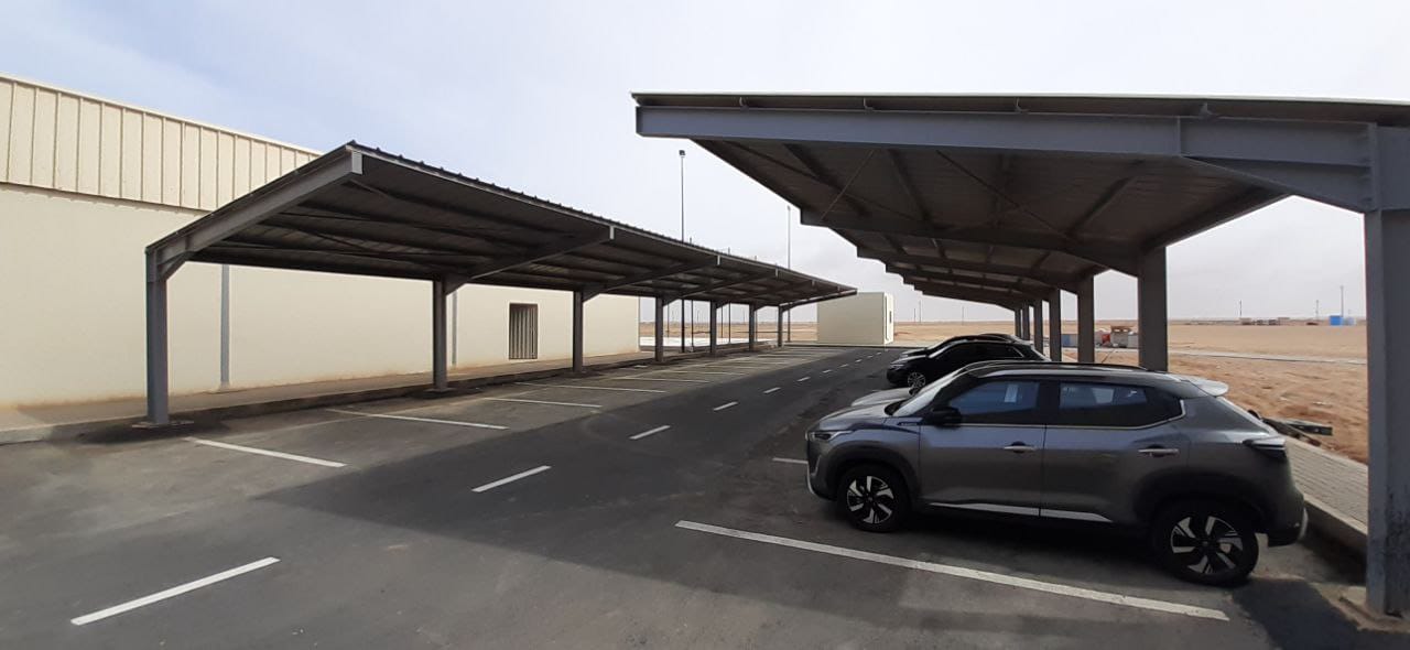 Hangar en charpente métallique